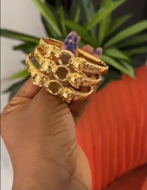 Classy Ladies Bangle